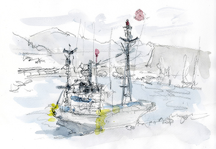 背の高い対岸には多くの漁船が停泊中だが、こちらは対岸へ伸びる岸壁にポツンと一艘だけ停泊中。